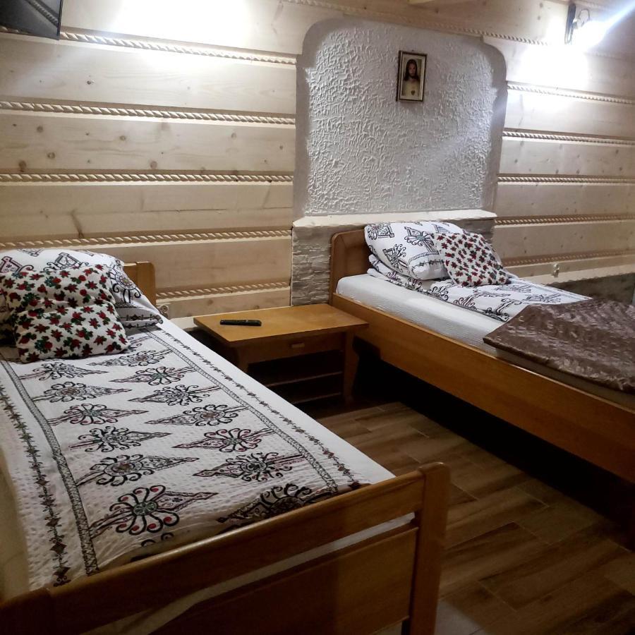 U Huraja Groń Dış mekan fotoğraf